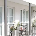 Les Bains Hotel