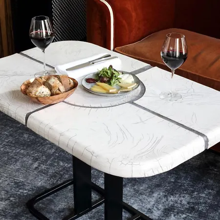 Hotel Les Bains 5*