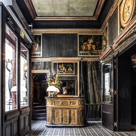 勒斯班斯巴黎酒店 5*