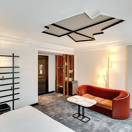 勒斯班斯巴黎酒店 5*