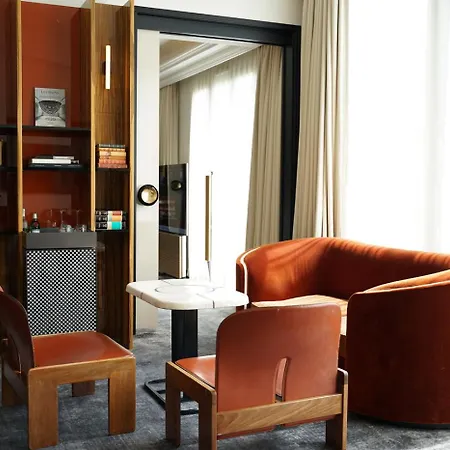 Hotel Les Bains 5*
