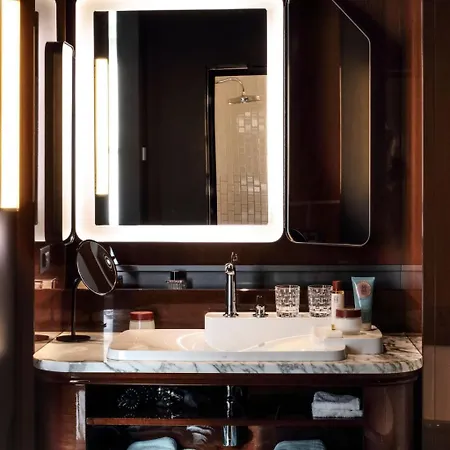 Les Bains Hotel Parigi