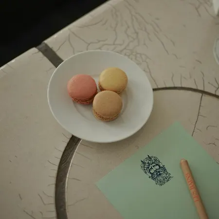 Les Bains Hotel