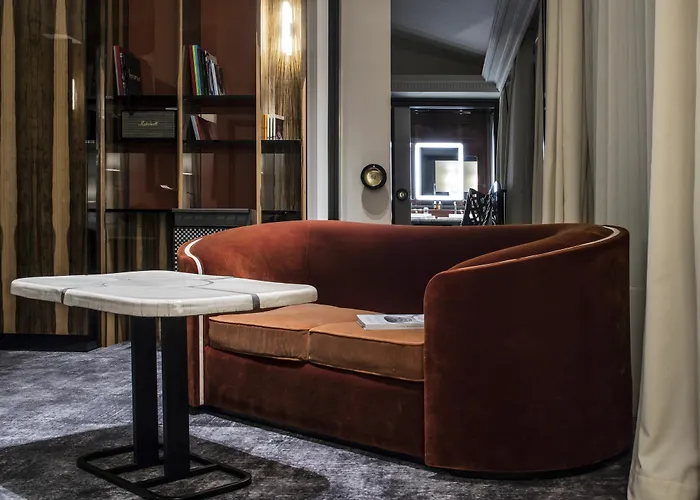 Les Bains Отель 5*