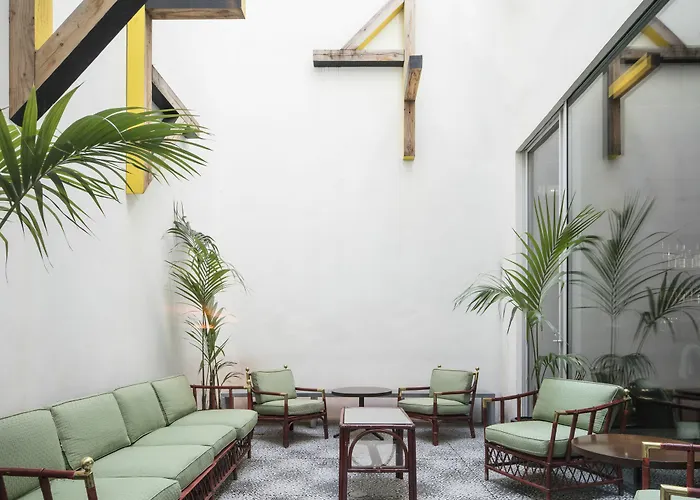 Отель Les Bains 5*